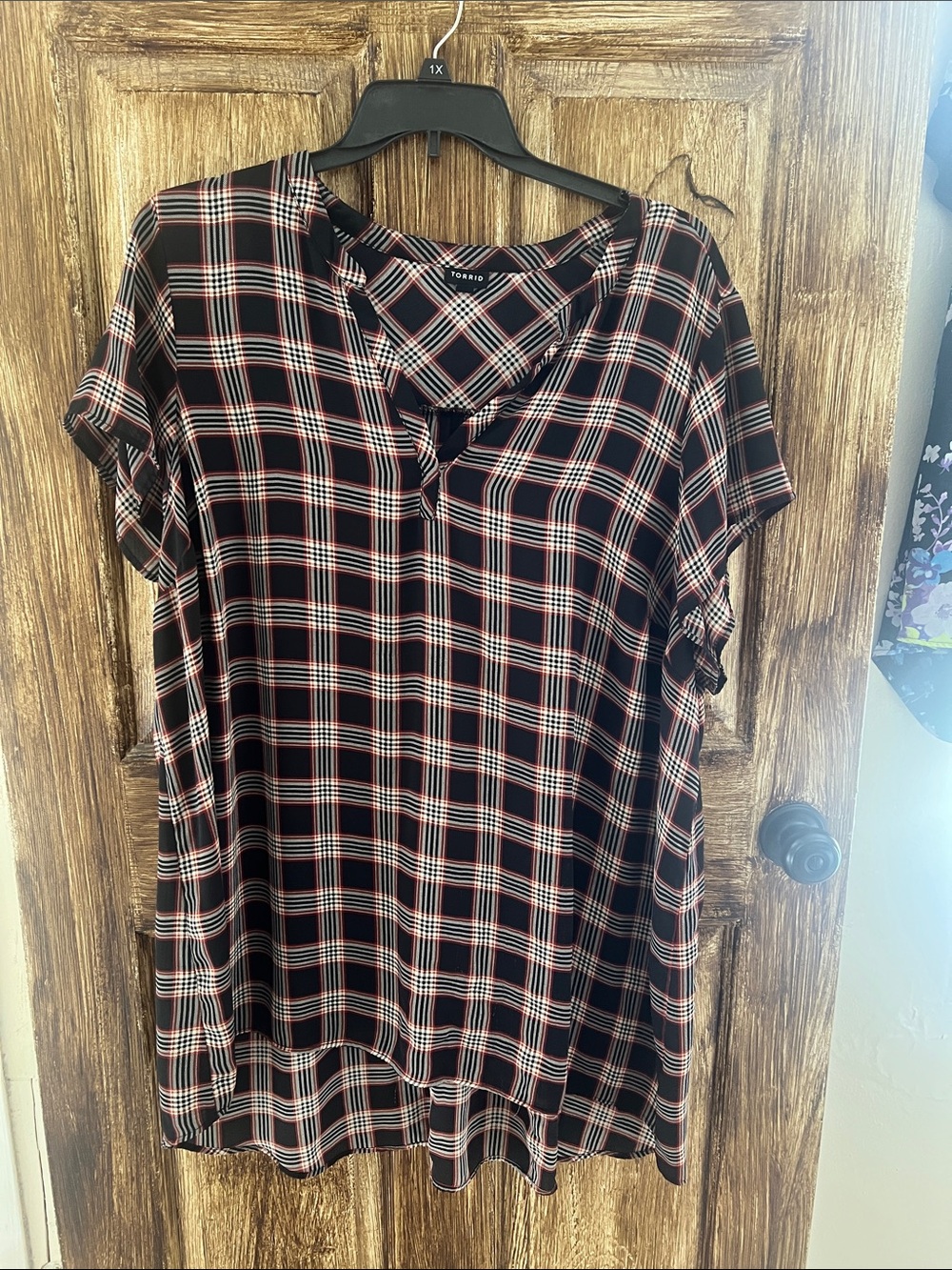 torrid Black Plaid Short-Sleeve Split-Neck Tunic